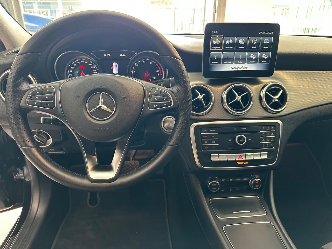 Mercedes-benz GLA 180 Sport PARI A NUOVO