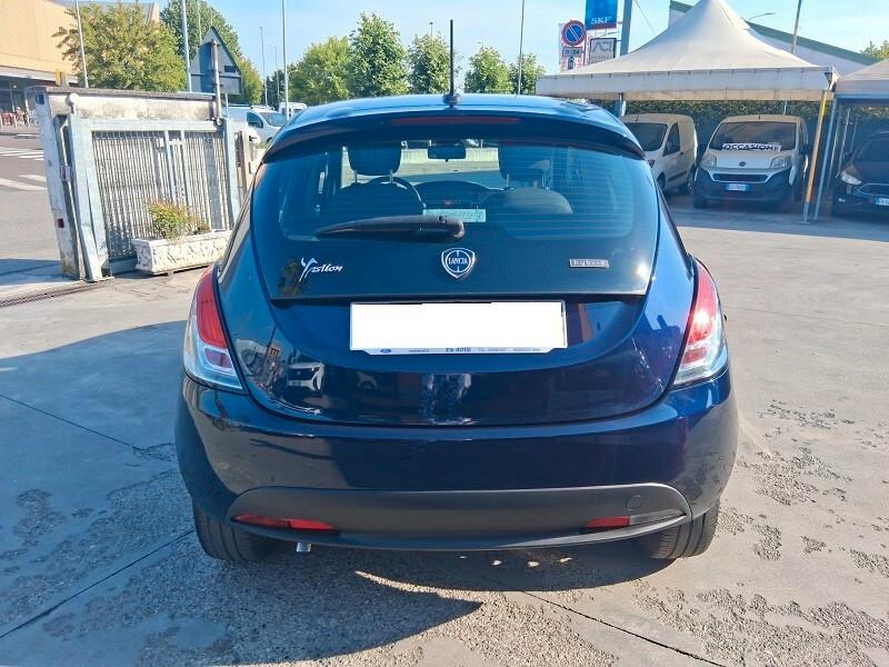 Lancia Ypsilon 1.0 FireFly 5 porte S&S Hybrid Ecochic Silver (788)
