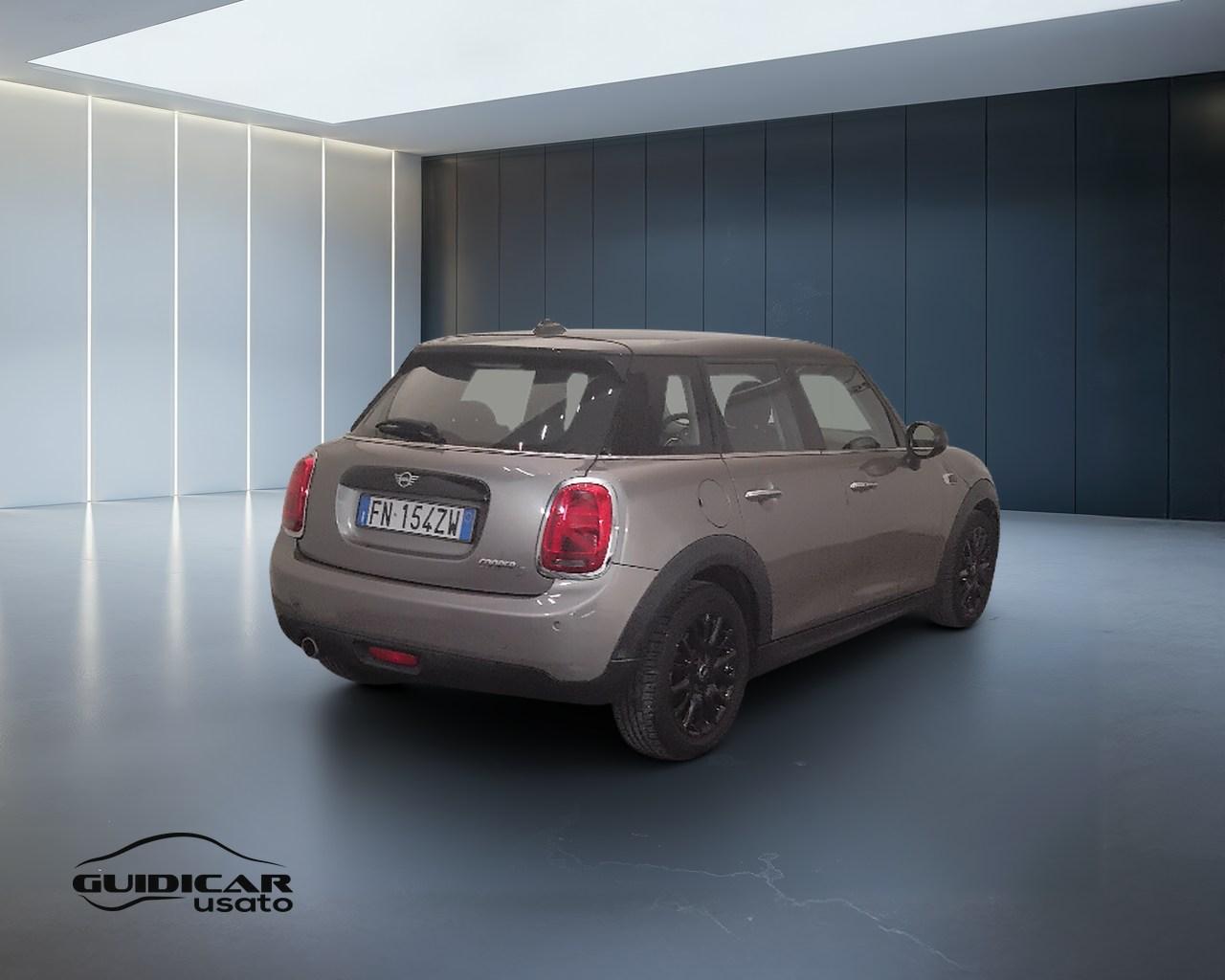 MINI Mini IV F55 2018 5p - Mini 5p 1.5 Cooper D Business XL