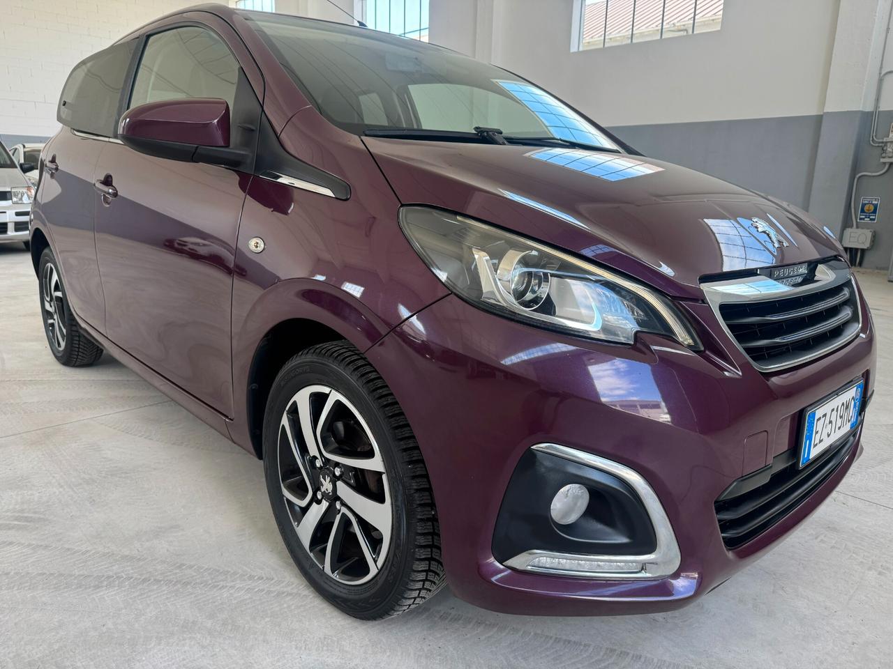 Peugeot 108 PureTech 82 5 porte Allure