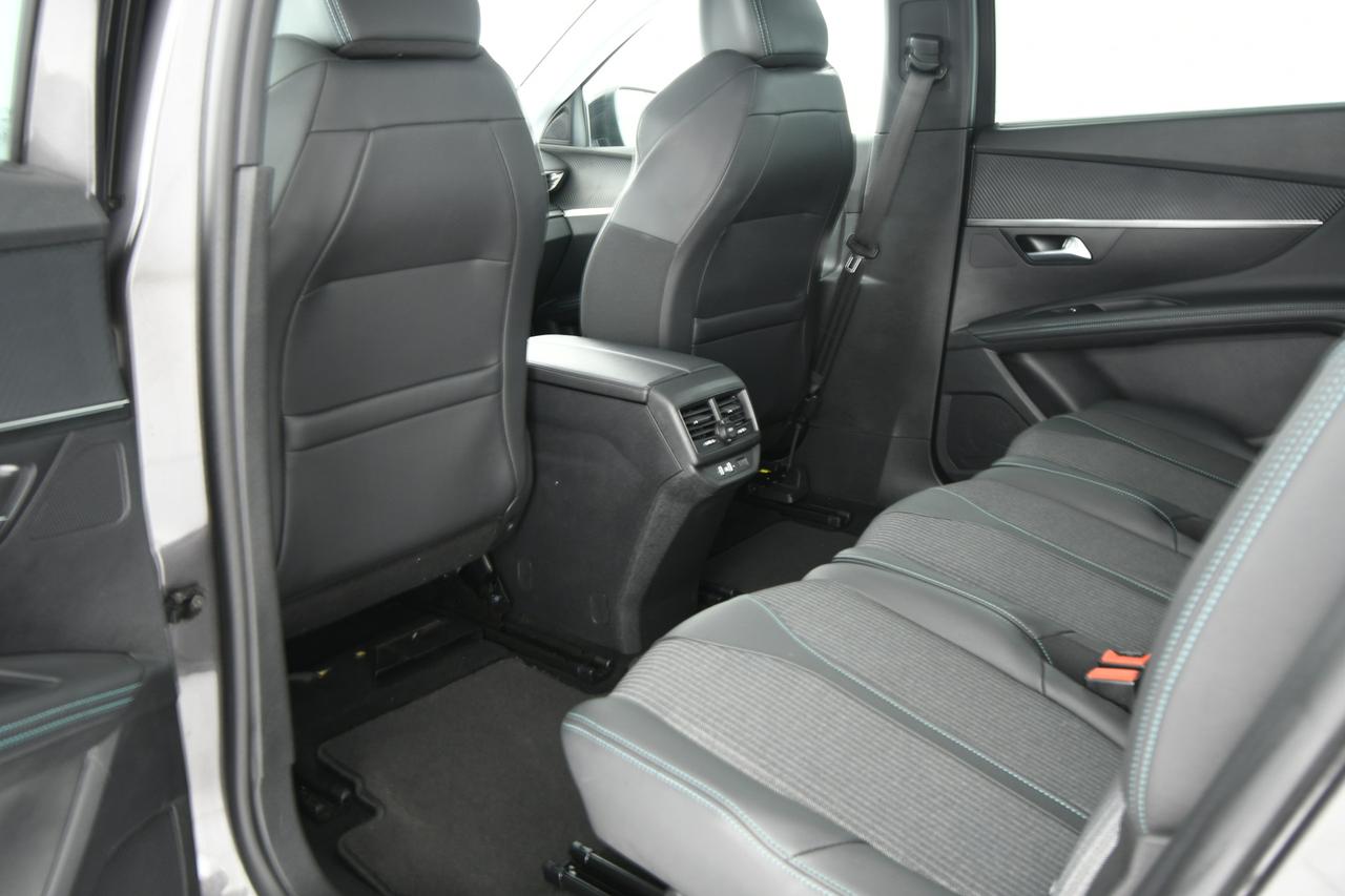PEUGEOT 5008 1.5 bluehdi Allure s&s 130cv eat8 NEOPATENTATI+CAMERA