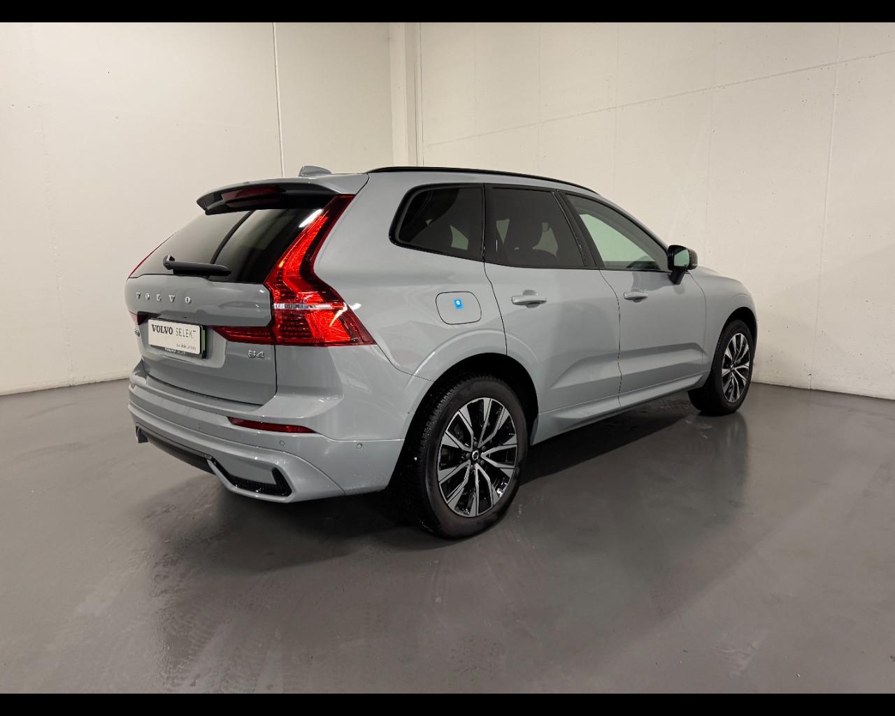 VOLVO XC60 B4 PLUS DARK AUTO