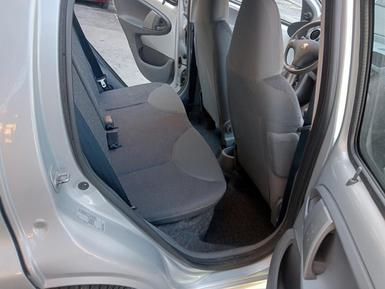 Peugeot 107 1.0 68CV 5p. AUTOMATICA OK neopatentati