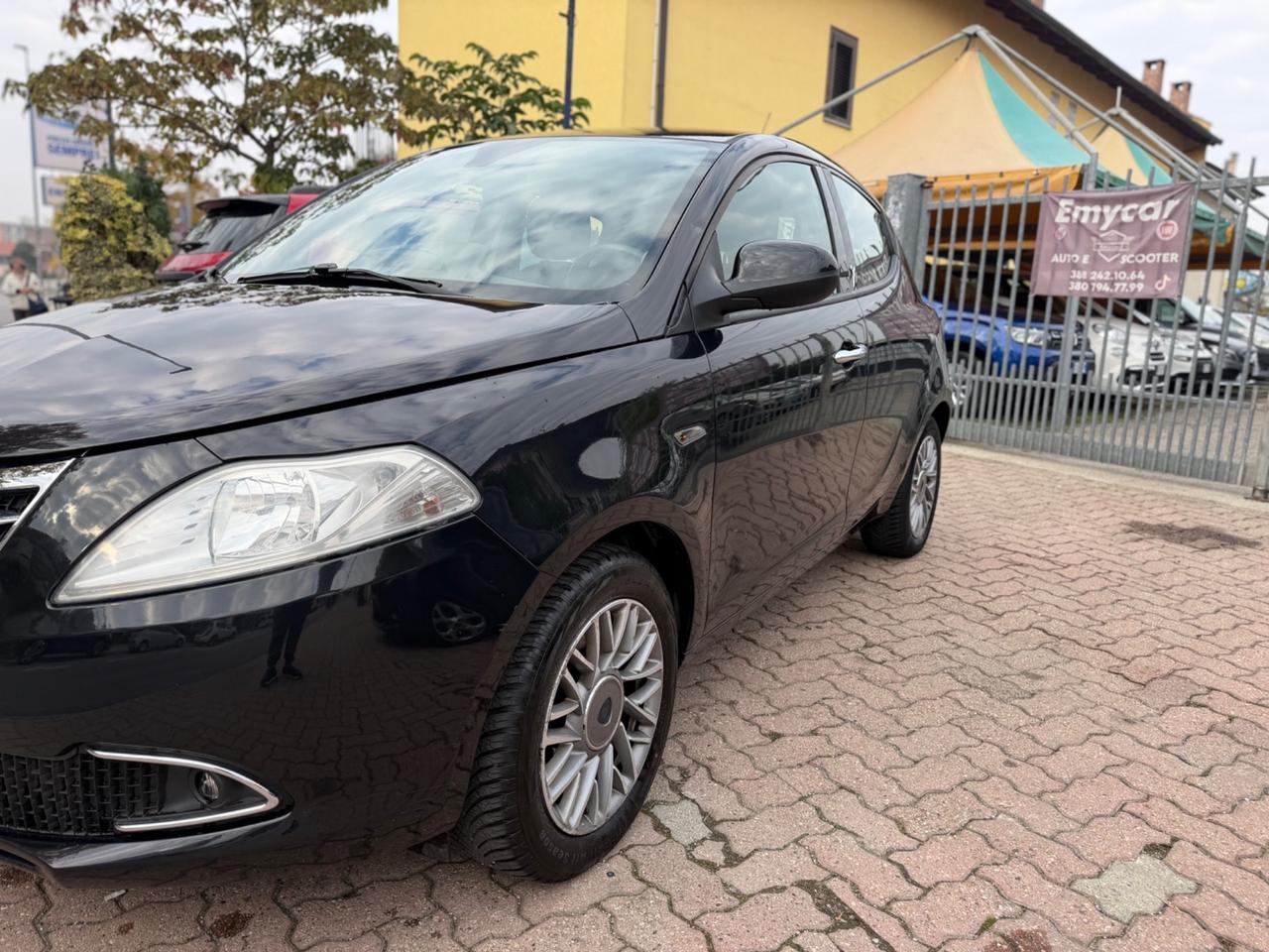Lancia Ypsilon 1.2 69 CV 5 porte S&S Platinum