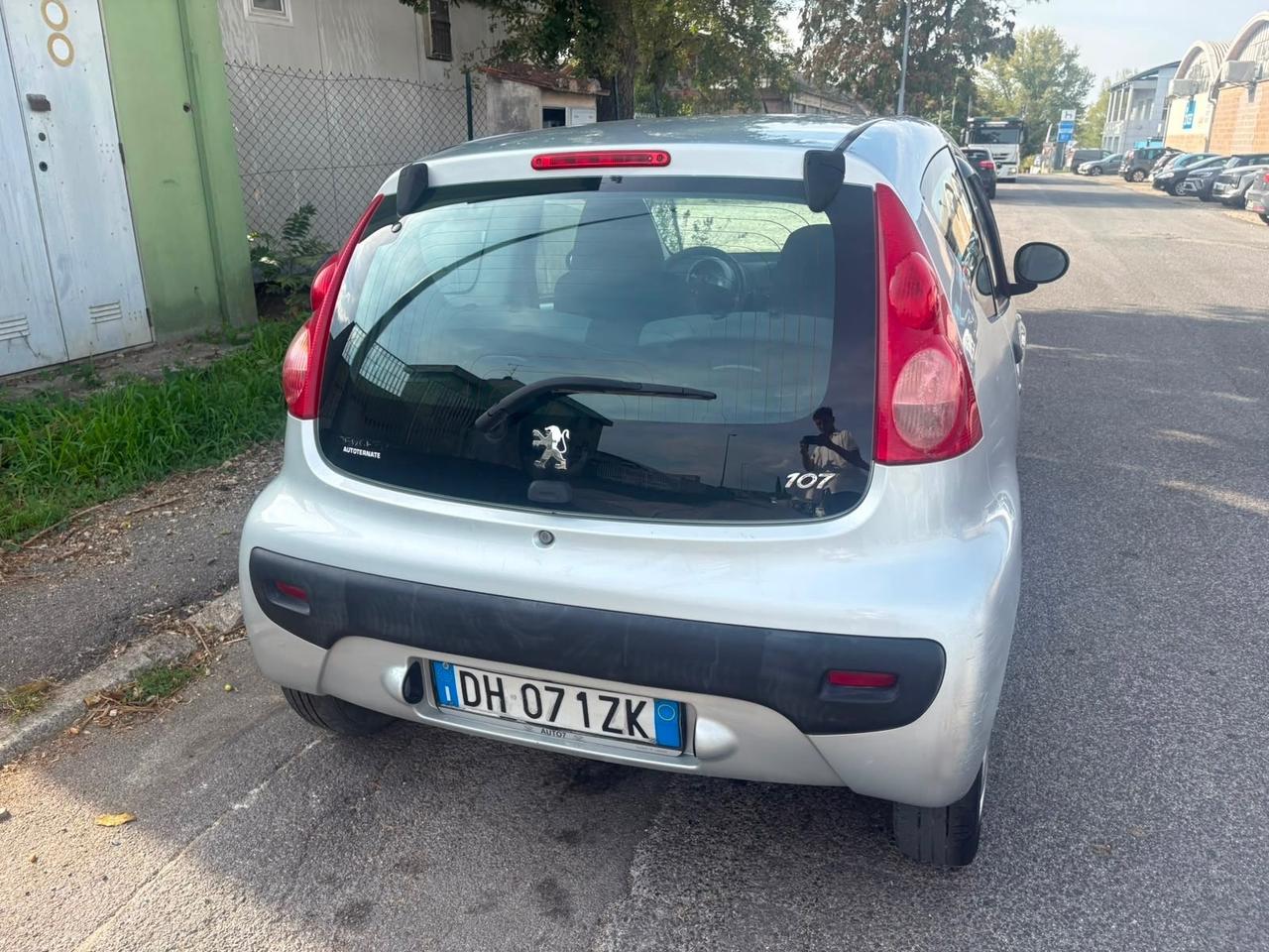 Peugeot 107 1.0 68CV 3p. Desir