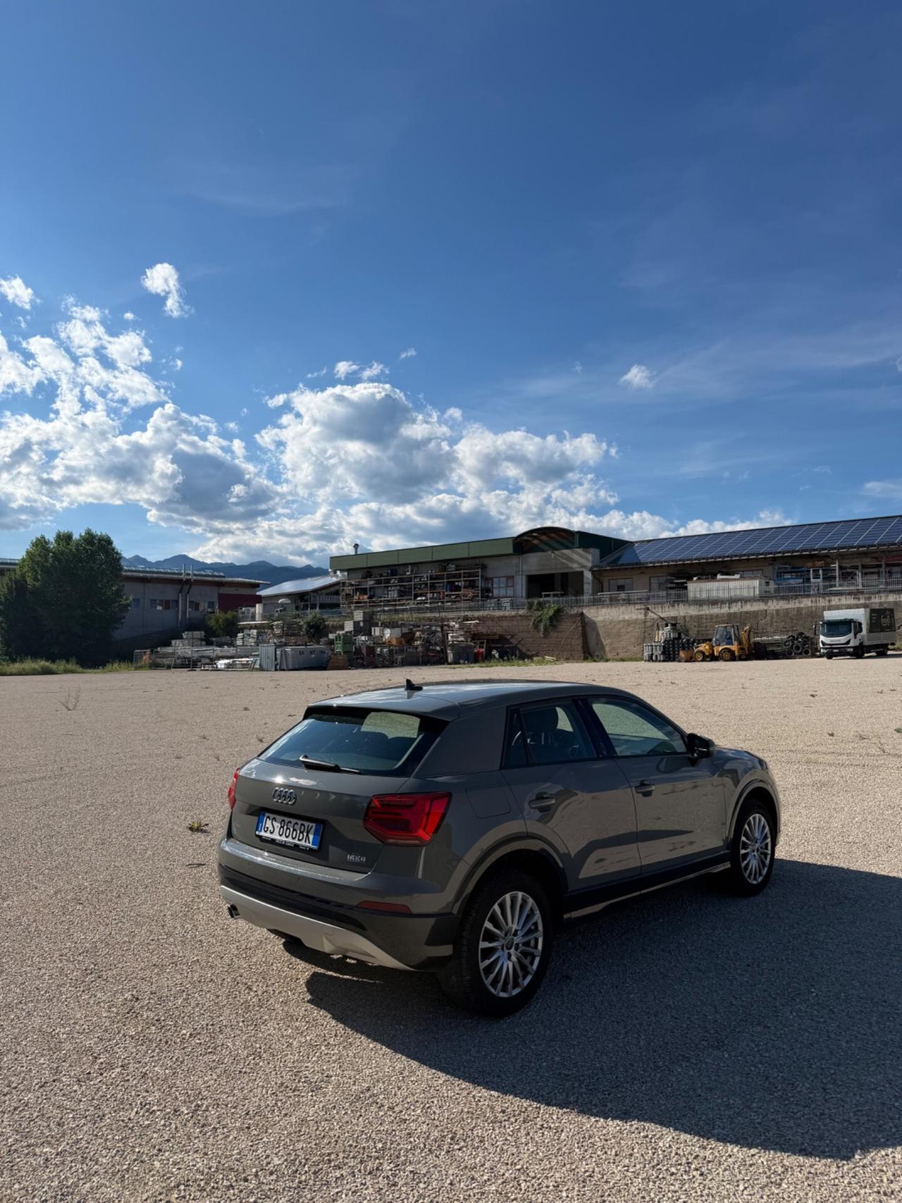 Audi Q2 30 TDI Identity Black