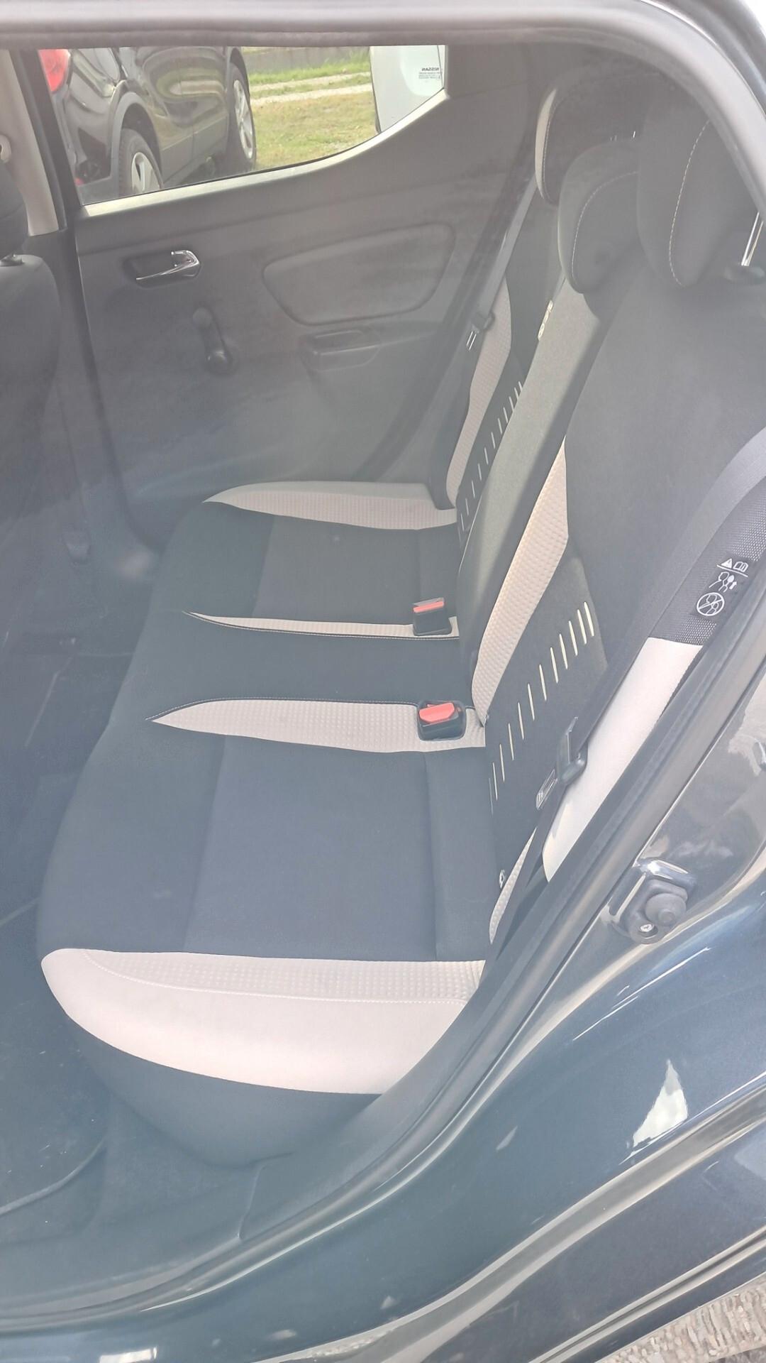 Nissan Micra 0.9 IG-T 12V 5 porte Tekna