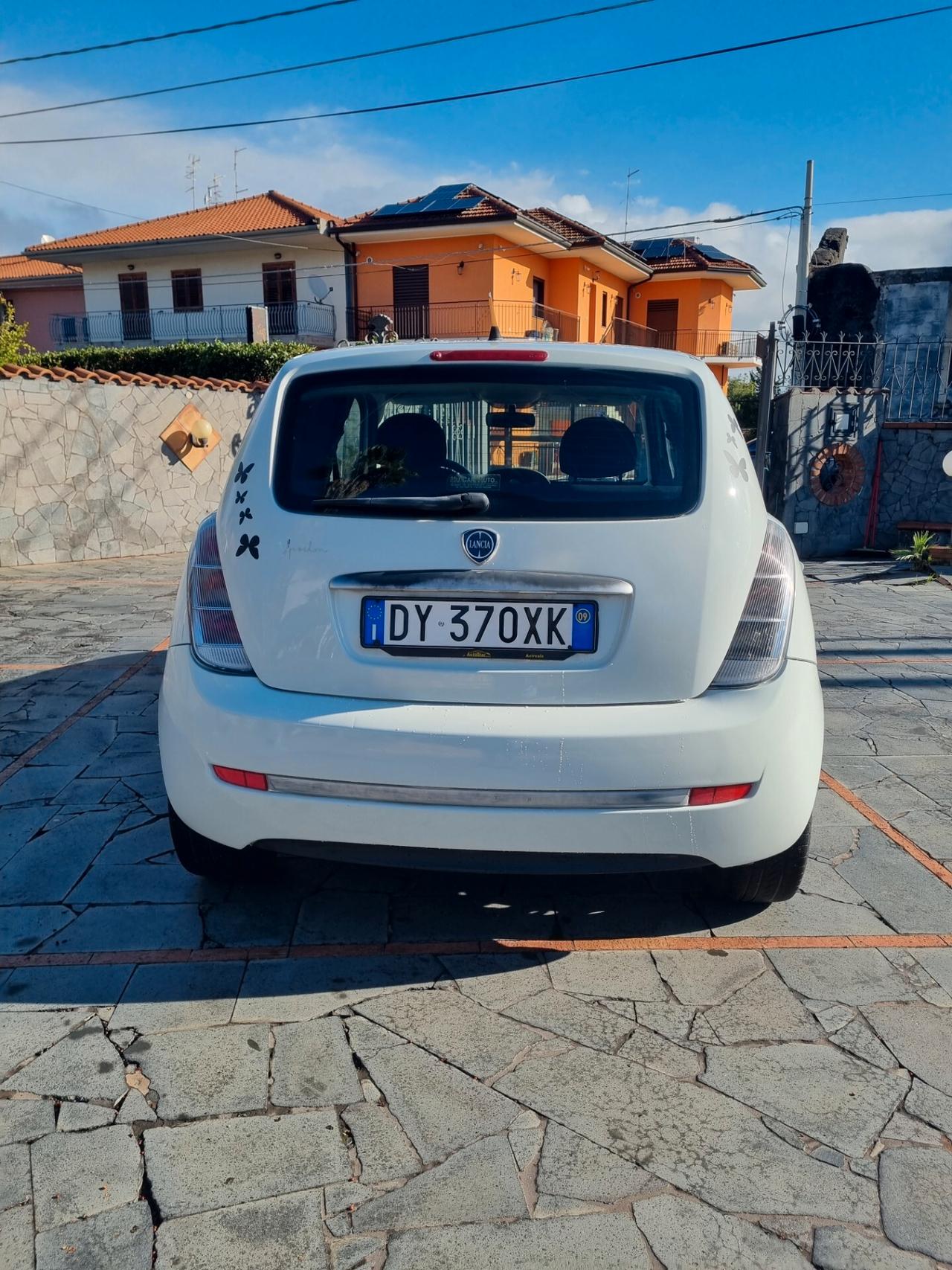 Lancia Ypsilon 1.4 Platino