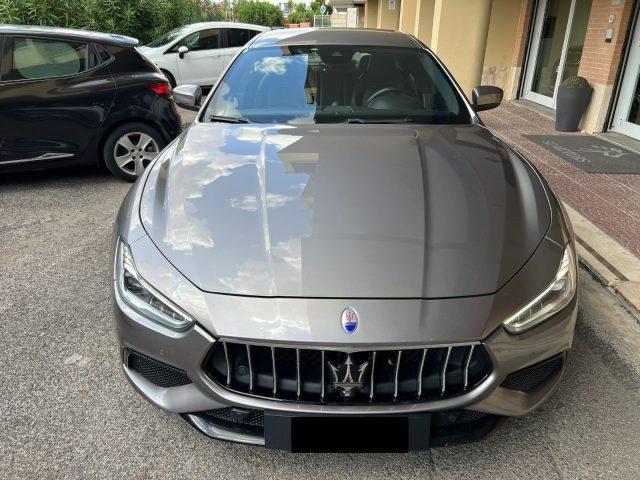 MASERATI Ghibli V6 430 CV SQ4 Modena