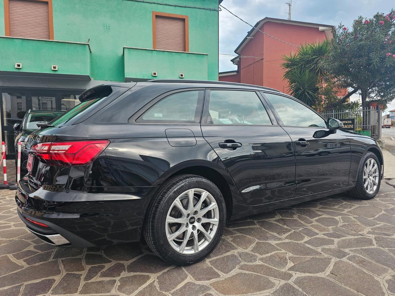 Audi A4 Avant 40 TDI S tronic Business