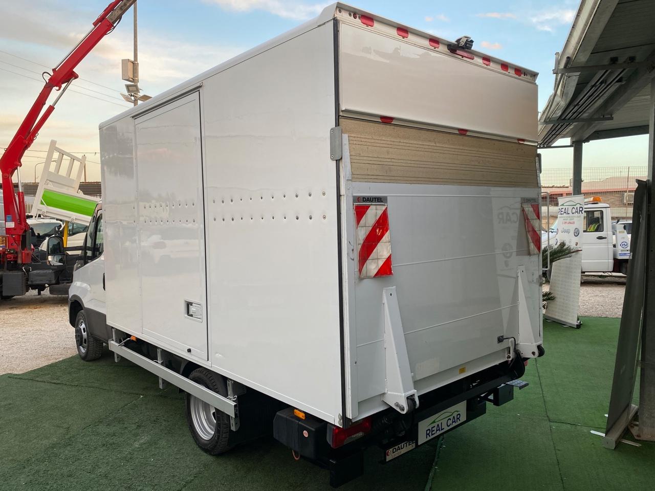 Iveco Daily 3.0 35-150 Anno 2019 Pedana