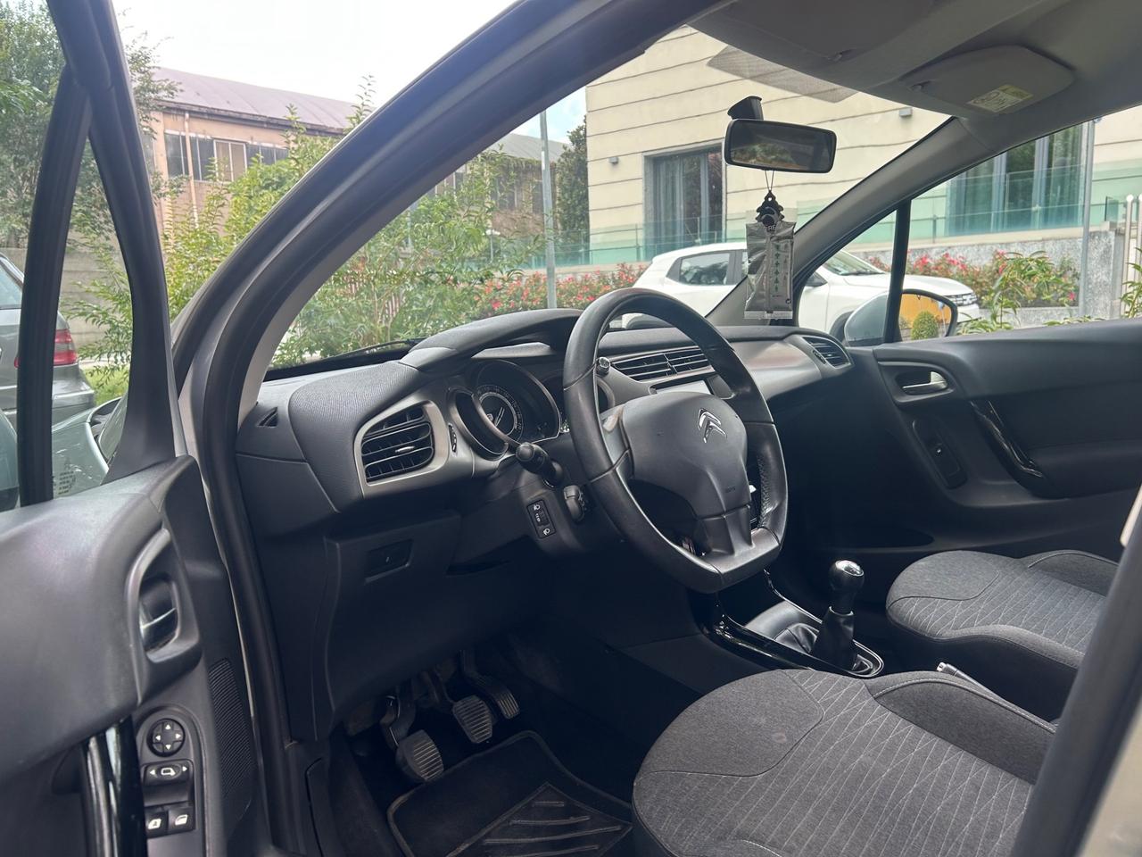 Citroen C3 PureTech 82 Live Edition