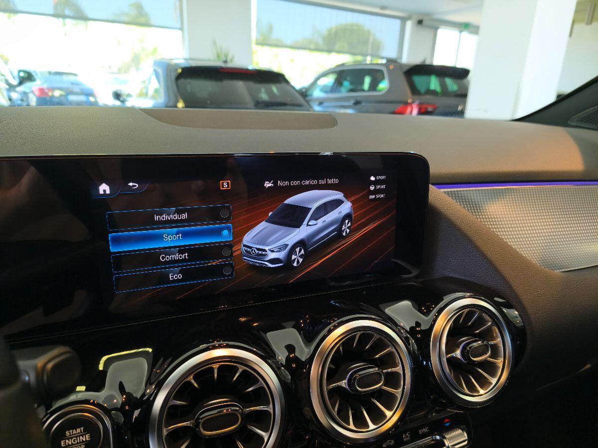 MERCEDES Classe GLA 200 d Automatic Sport Plus Luci/Led/Cokpit