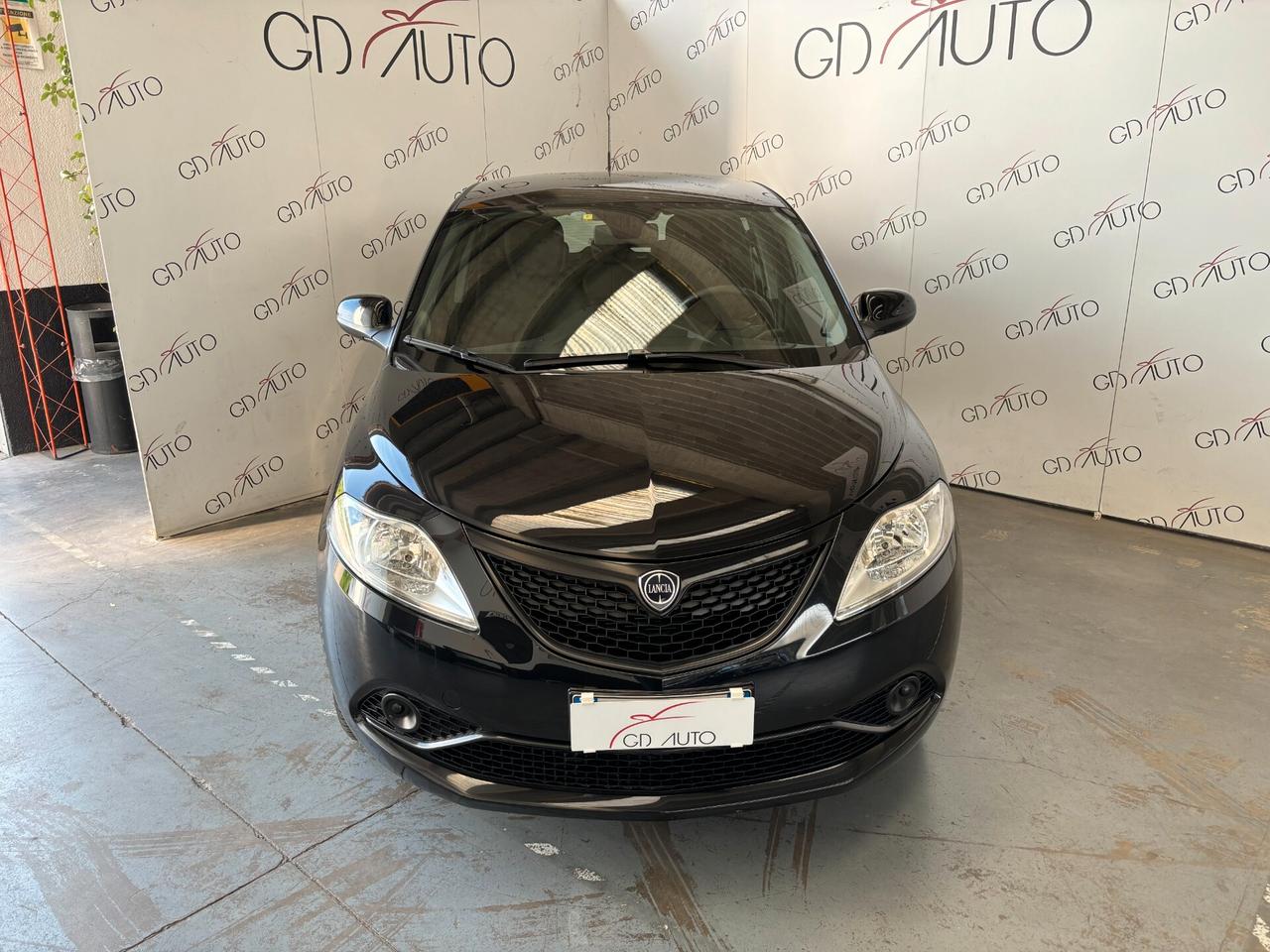 Lancia Ypsilon 1.2 69 CV 5 porte S&S Gold