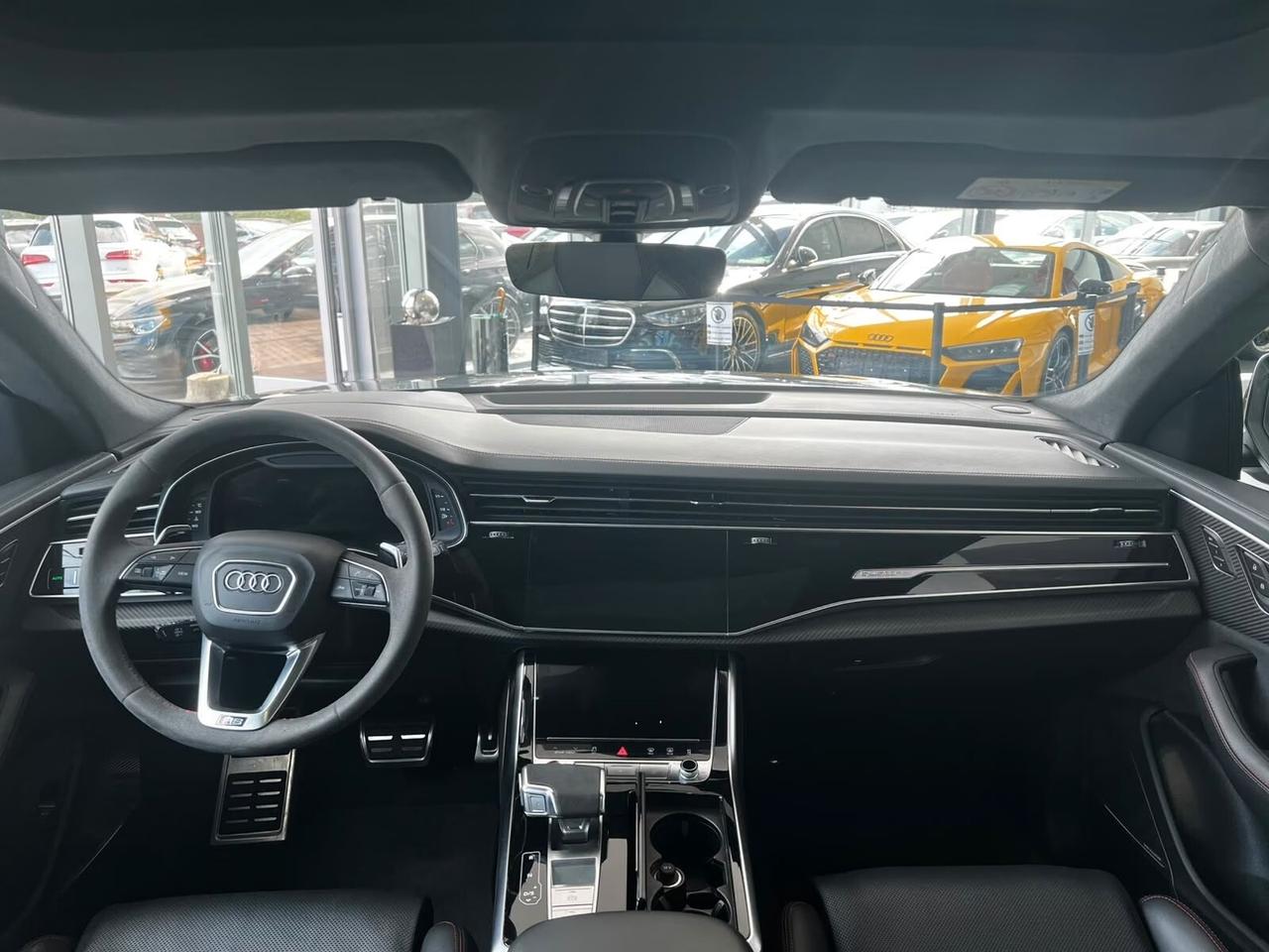 Audi Q8 RS TFSI V8 quattro tiptronic