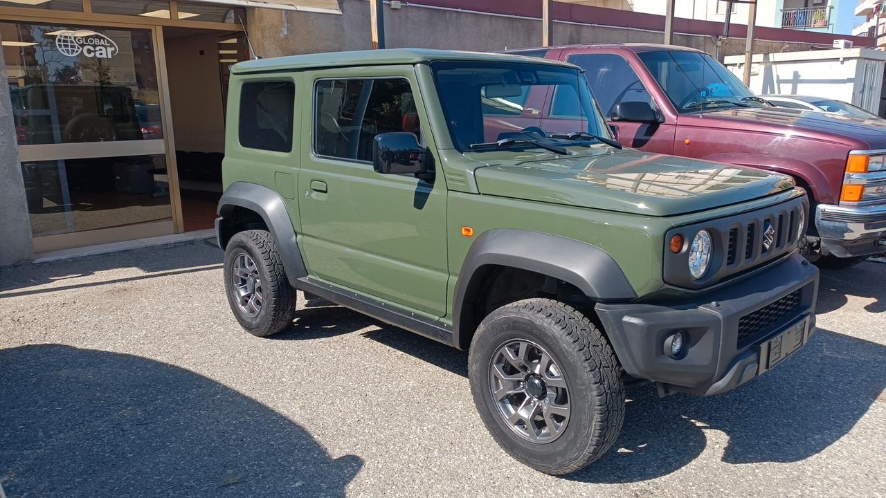 Suzuki Jimny 1.5 5MT Top