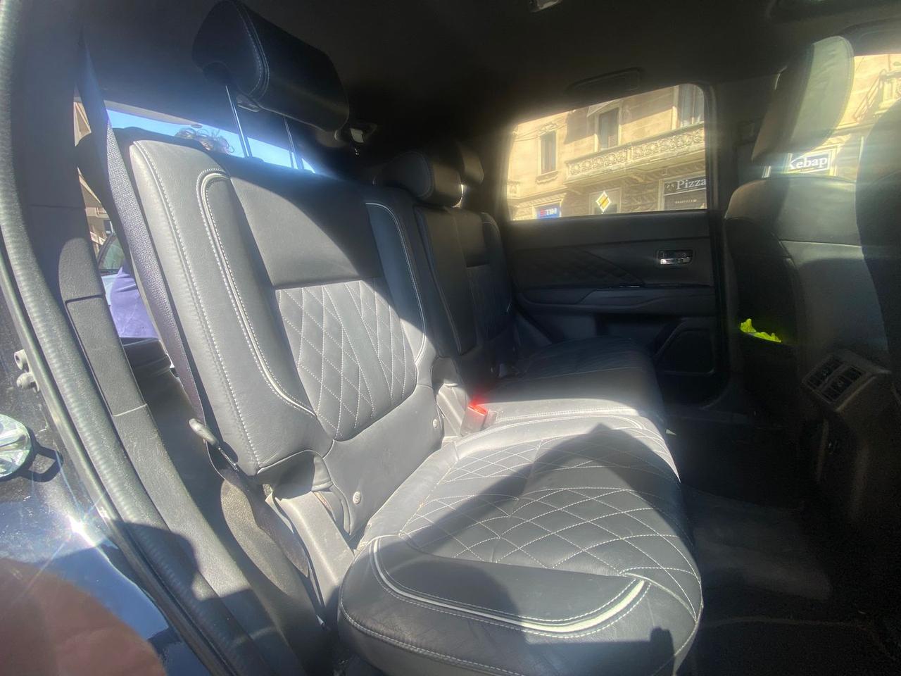 Mitsubishi Outlander 2.4 PHEV #50018