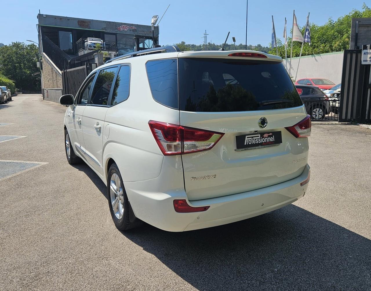 Ssangyong Rodius 2.2 Diesel 2WD M/T