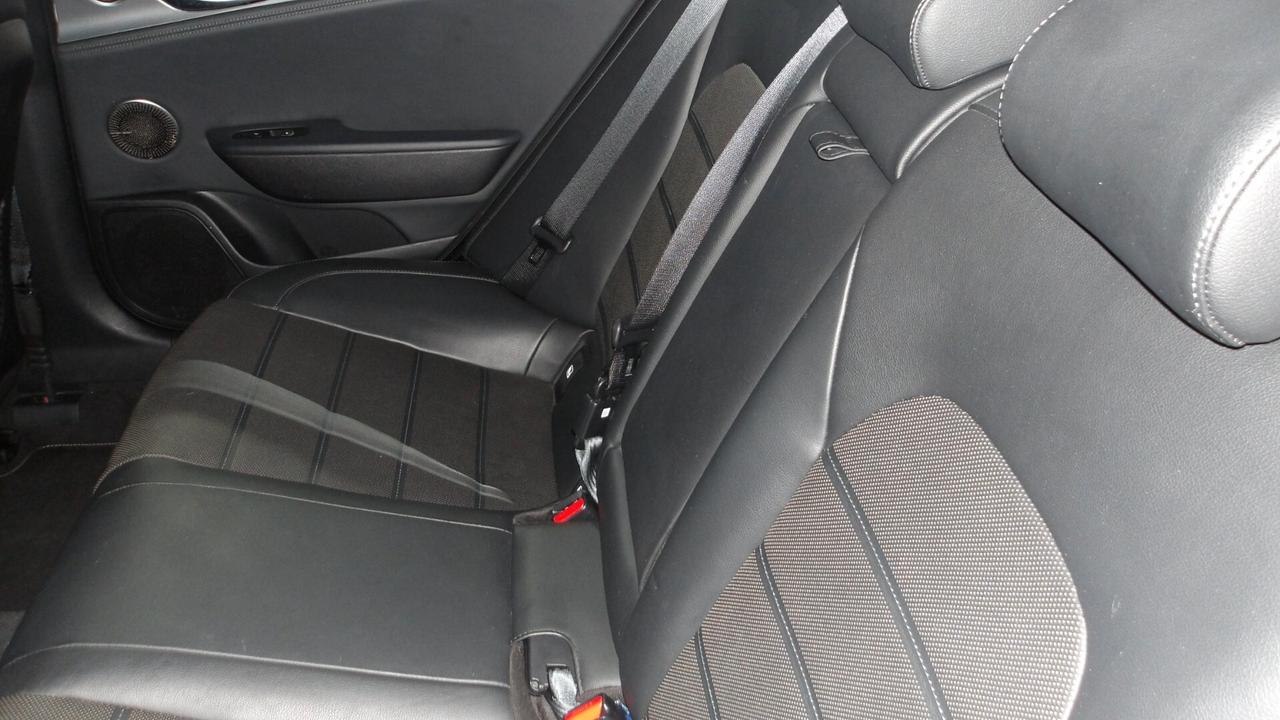 KIA STINGER 2.2 CRDI GT LINE-AUTO-PREZZO PROMO!