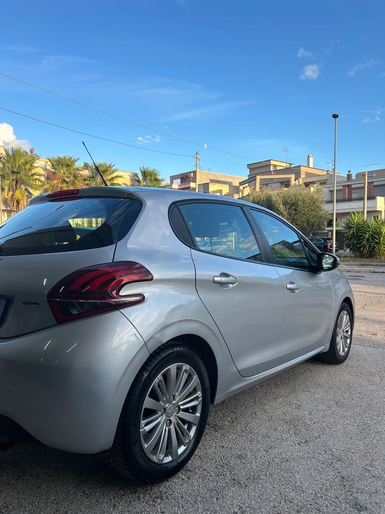 Peugeot 208 1.2 VTi 82 CV 3 porte Access