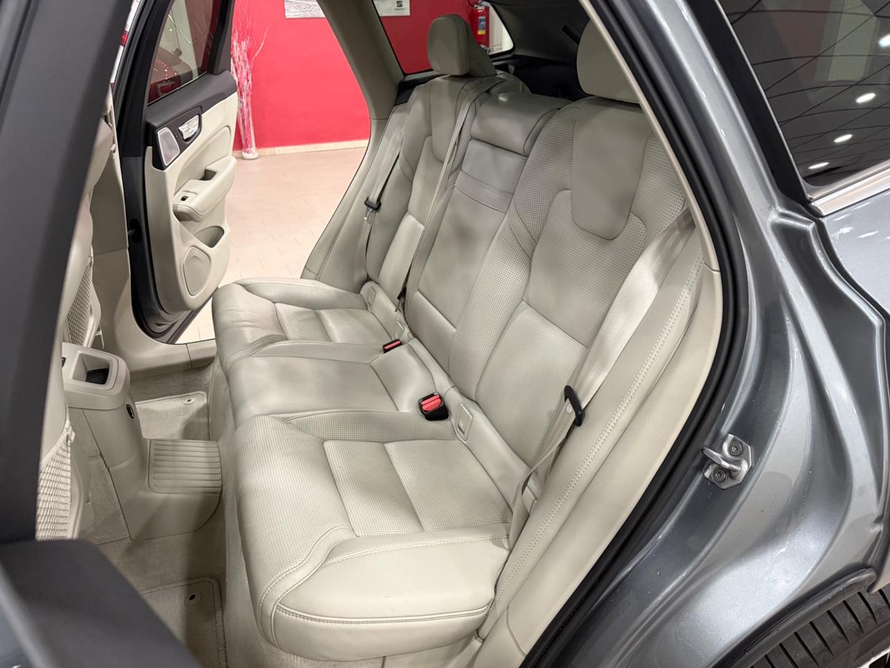 Volvo XC60 XC60 T8 Recharge Plug-in Hybrid AWD Inscription