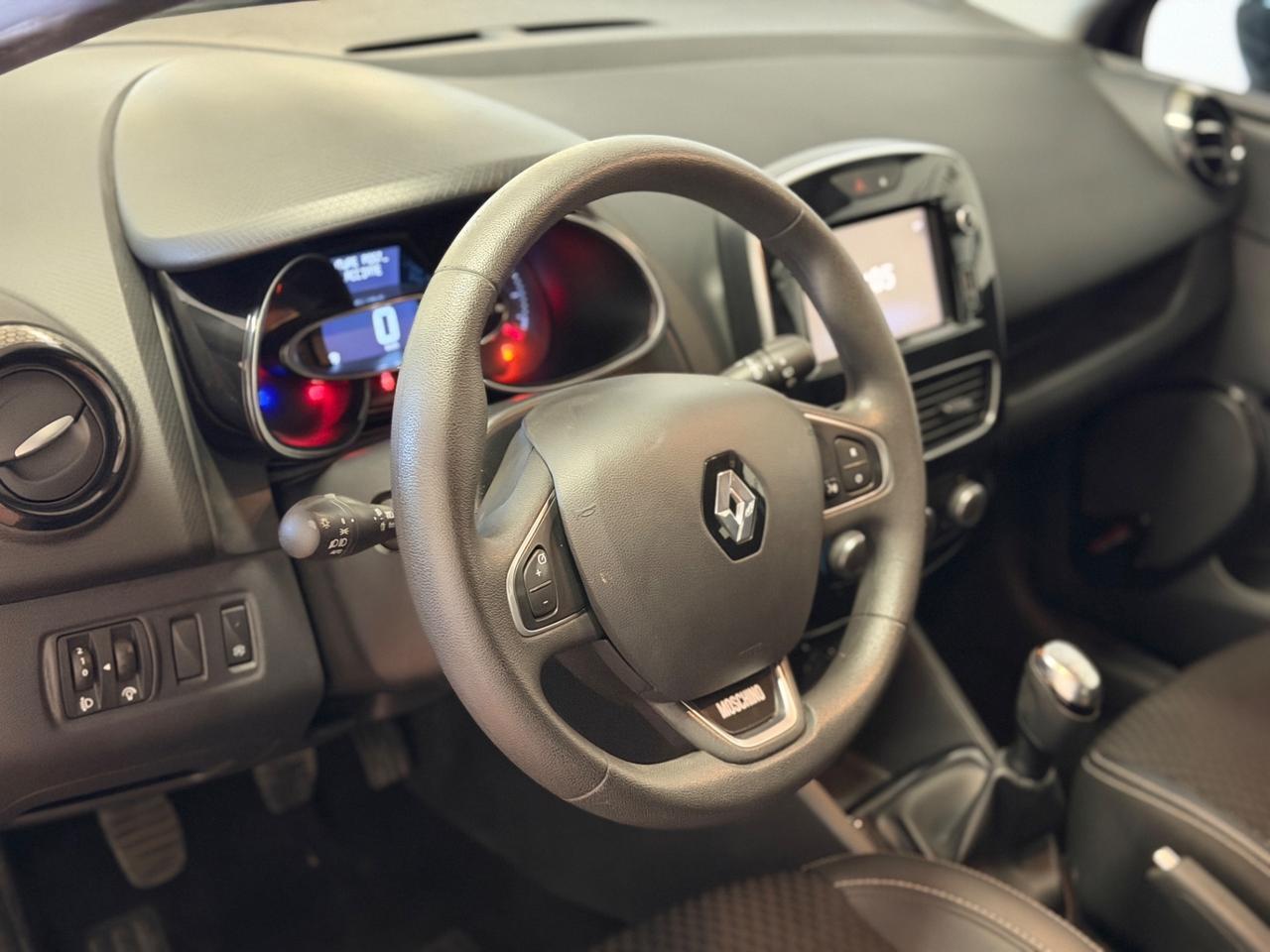 Renault Clio dCi 8V 90 CV 5 porte Moschino Intens