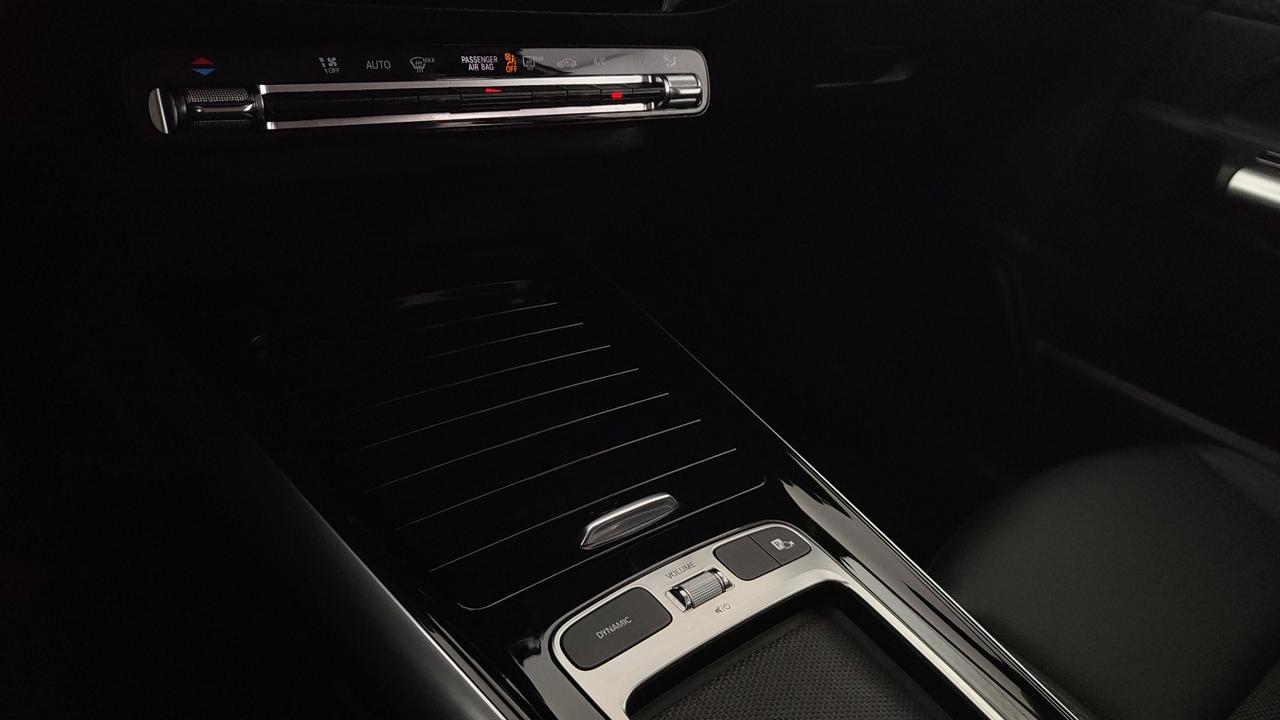 Mercedes-Benz GLA 180 d Progressive Advanced auto