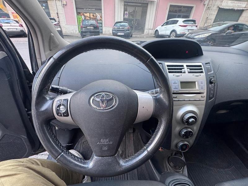 Toyota Yaris 1.4 D-4D 5 porte Navi