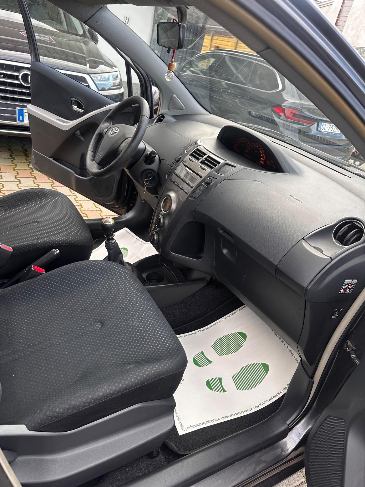 Toyota Yaris 1.3 5 porte Sol