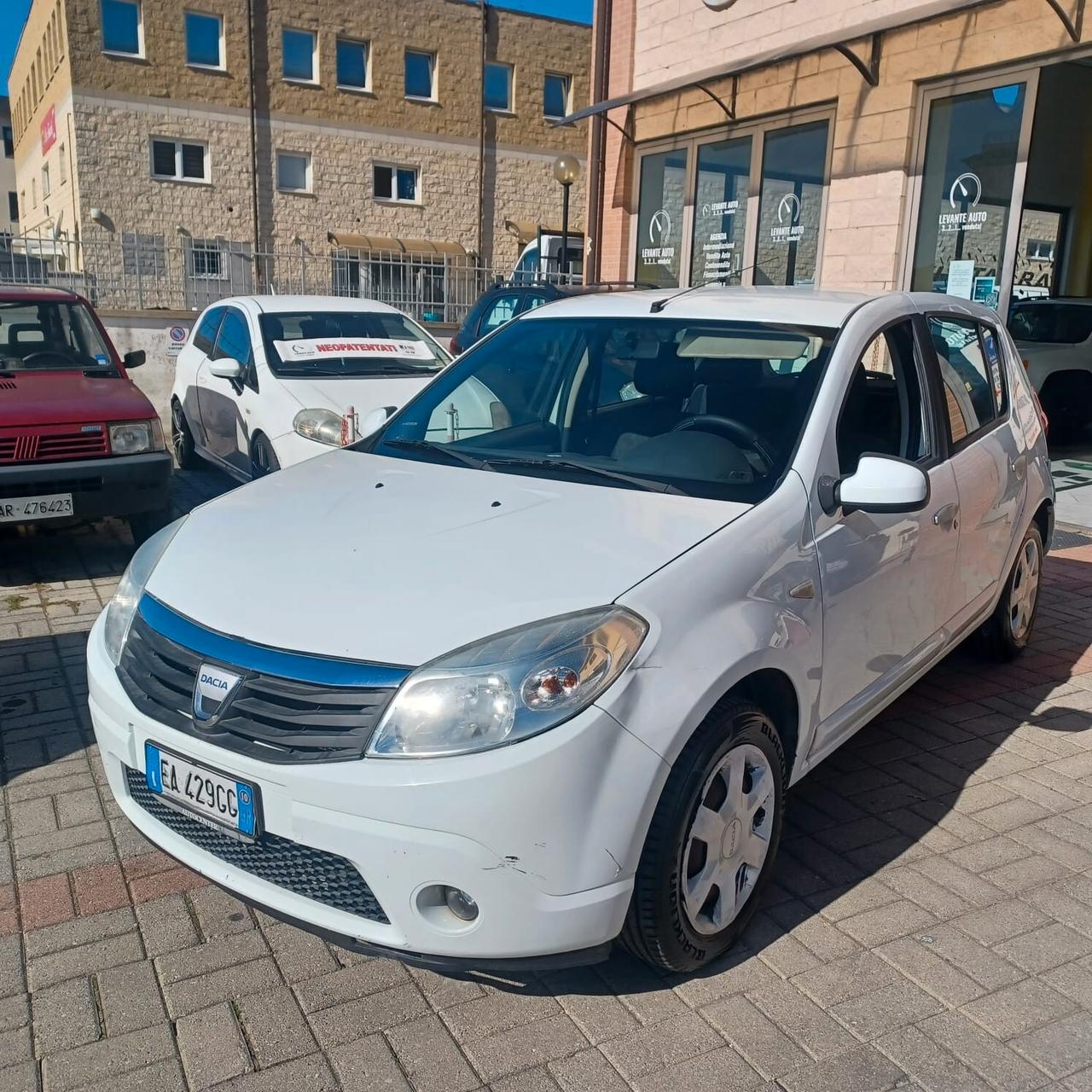 153.628KM ECONOMICA GPL DI FABBRICA SANDERO 1.4