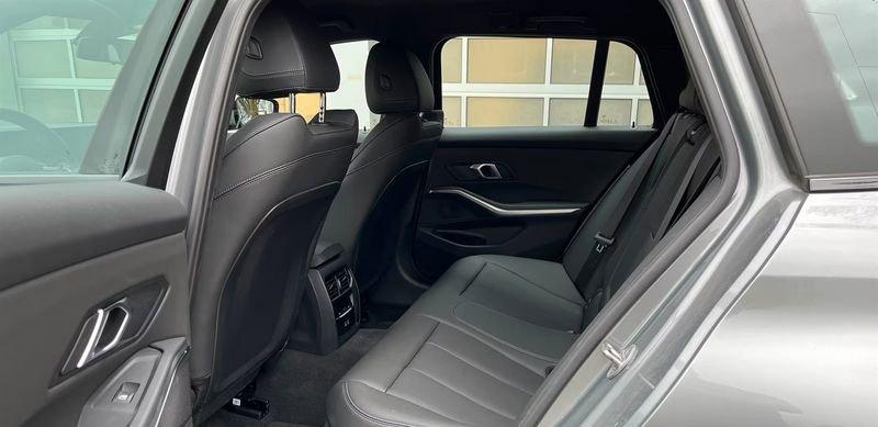 BMW Serie 3 318i MSport Touring auto Pelle Camera 18"