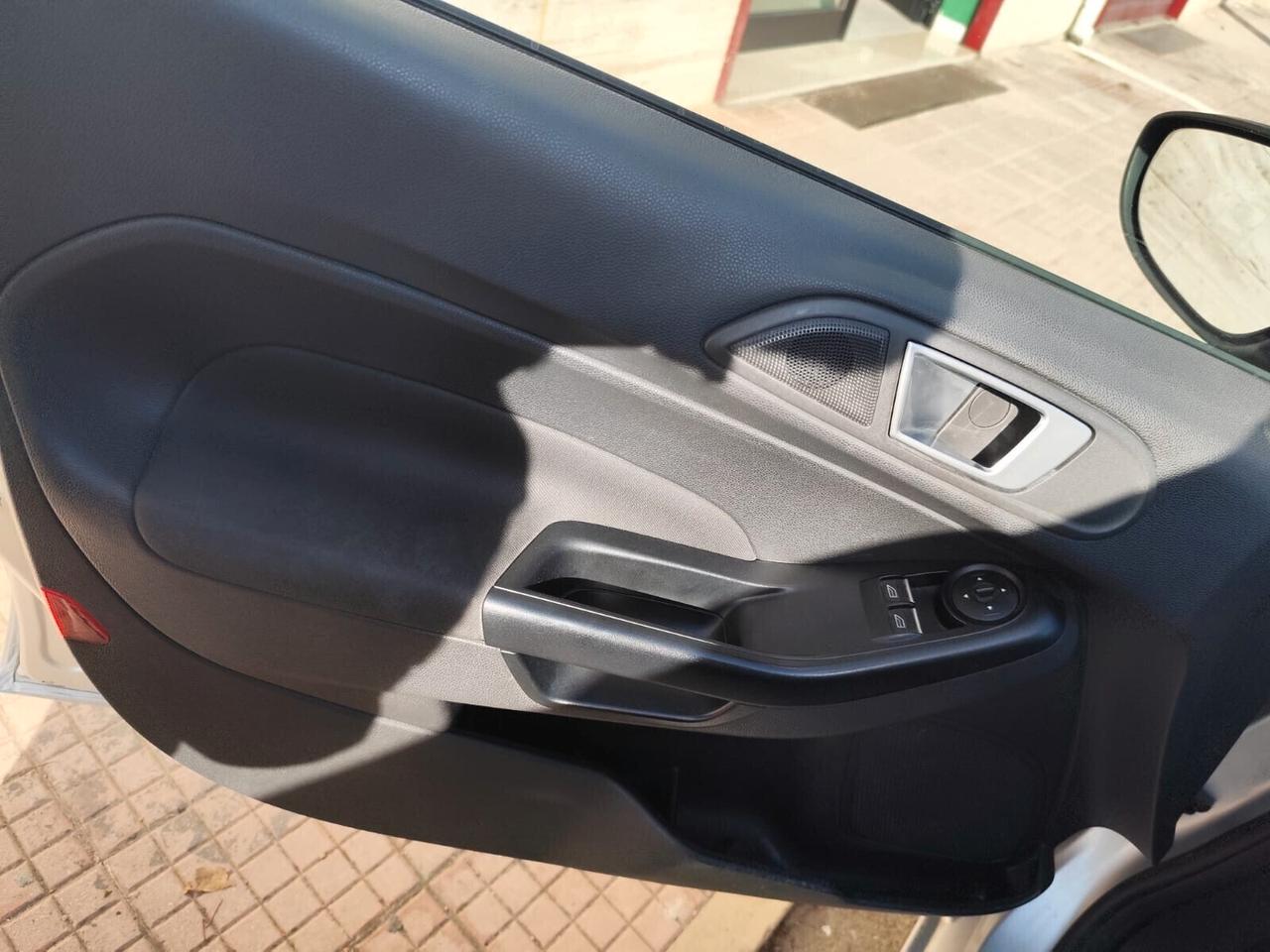 Ford Fiesta 1.5 TDCi Diesel 75CV