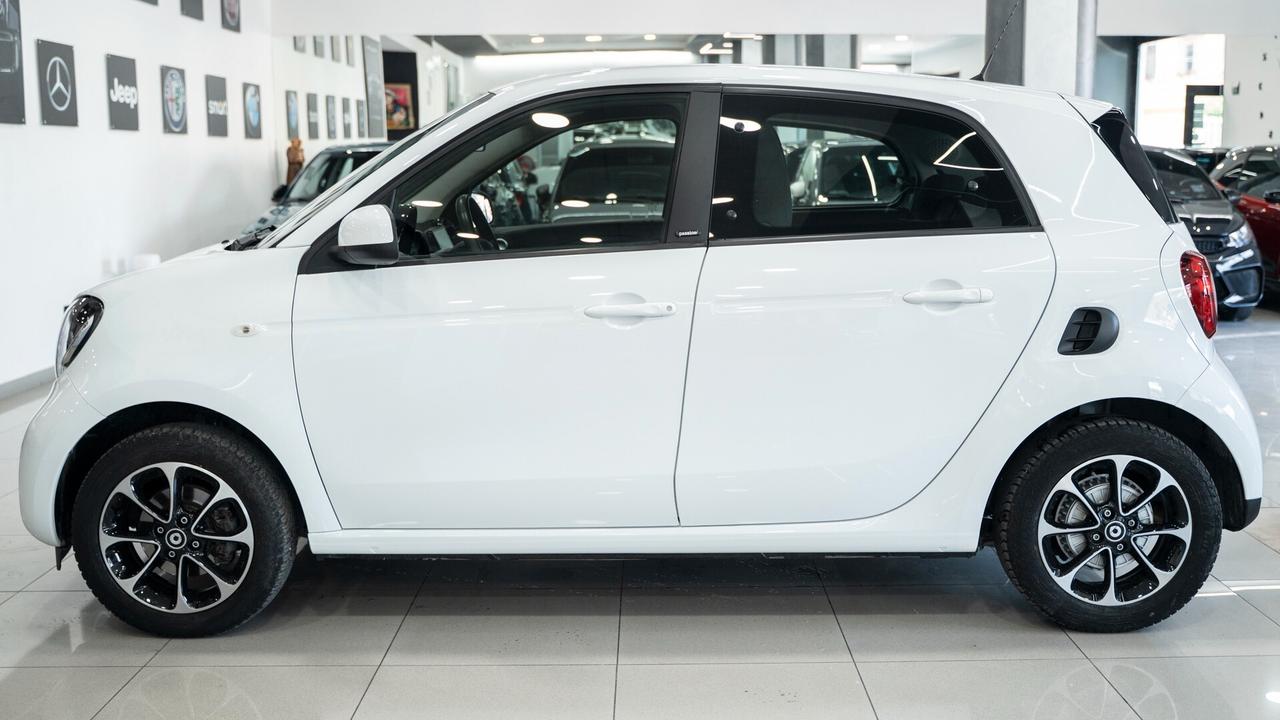 Smart ForFour 1.0 PASSION 71CV TWINAMIC AUTO NAVI LED FULL OPTIONAL