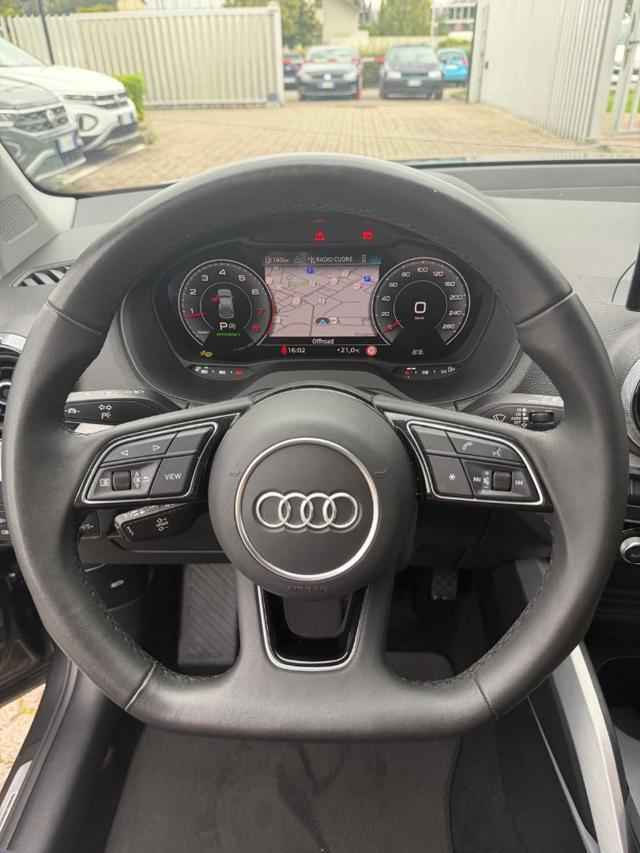 AUDI Q2 35 TFSI S tronic Identity Black