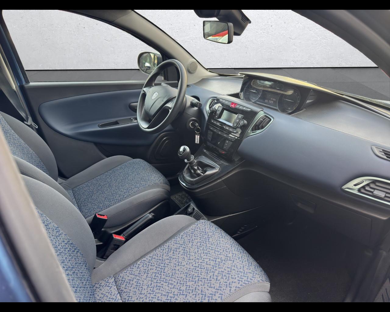 LANCIA Ypsilon 3ª serie - Ypsilon 1.0 FireFly 5 porte S&S Hybrid Oro
