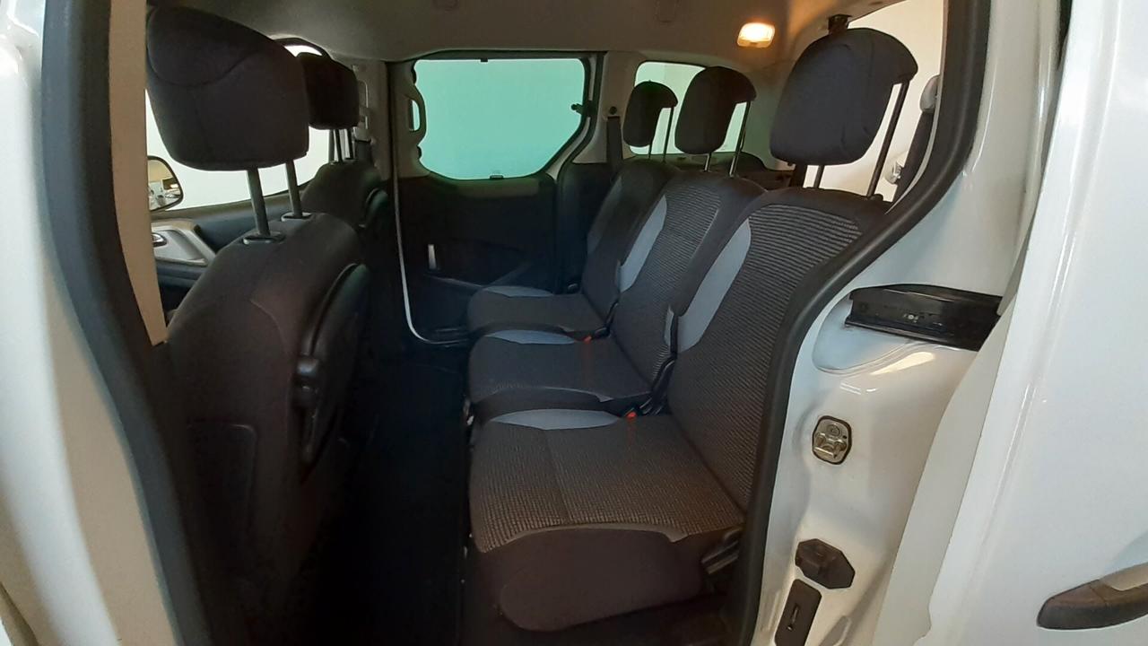 Peugeot Partner trasporto disabili pianale ribassato