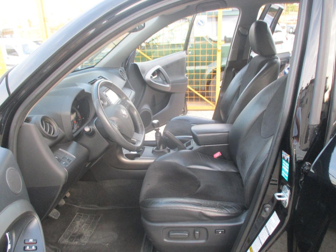 Toyota RAV 4 D-4D 150 CV CON GANGIO TRAINO 2013