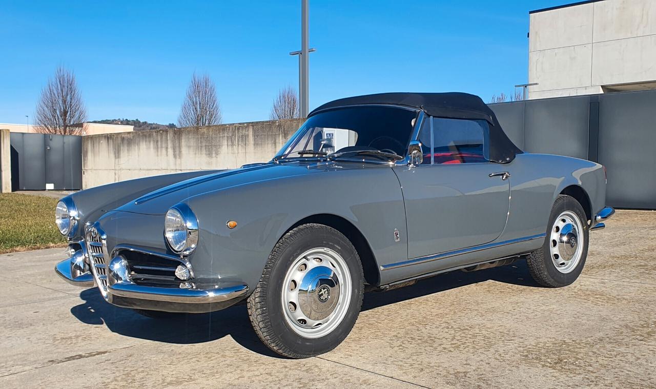 Giulietta Spider PASSO CORTO (750 D)