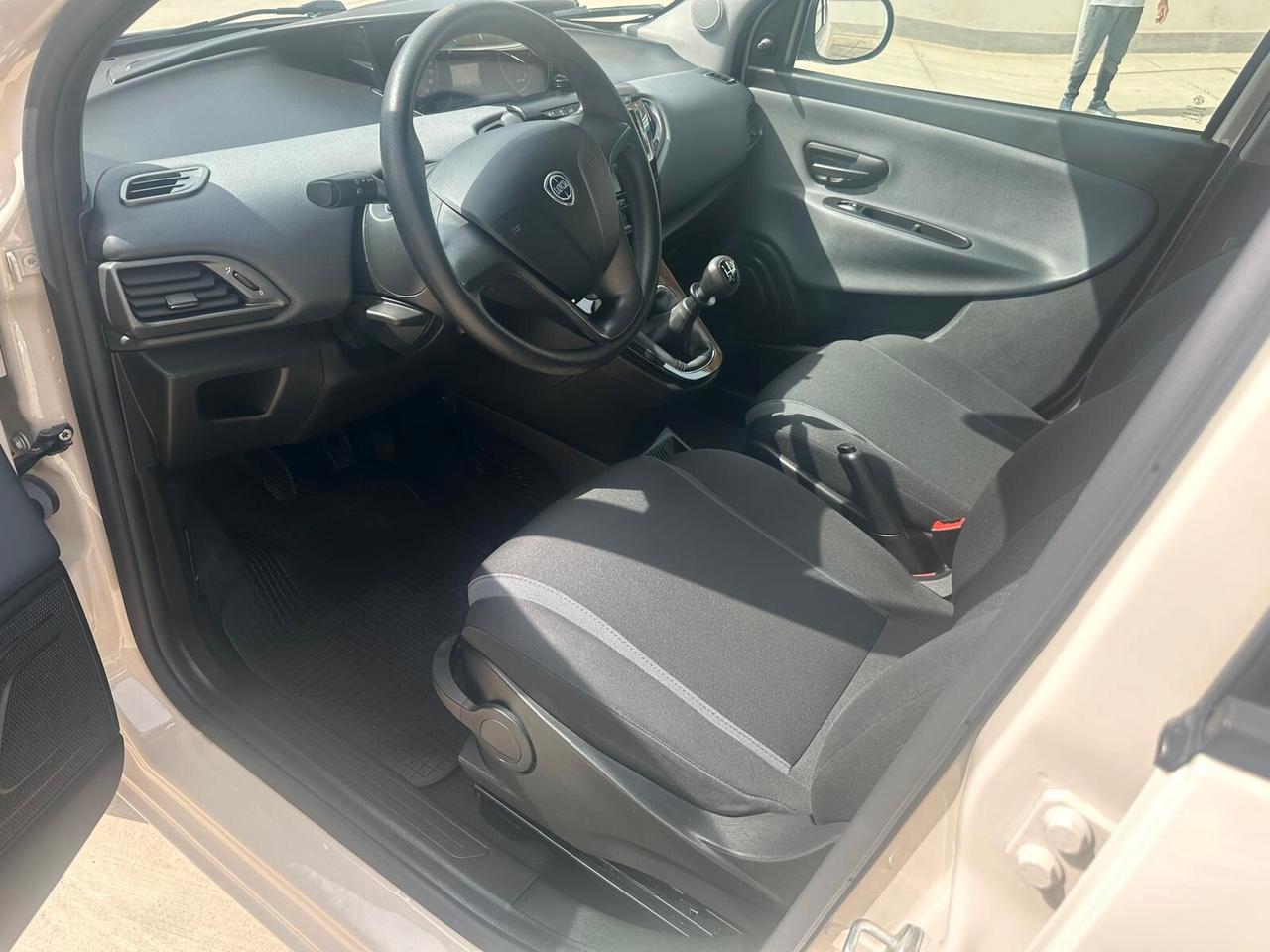 Lancia Ypsilon 1.2 69 CV 5 porte Gold