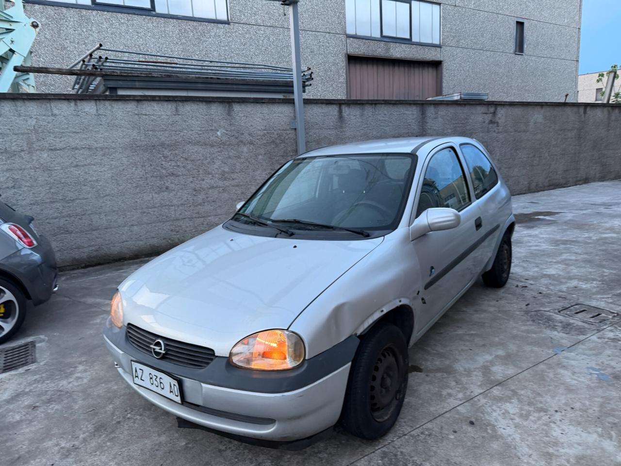Opel Corsa 1.2 benzina 48kw 104.000KM uni prop