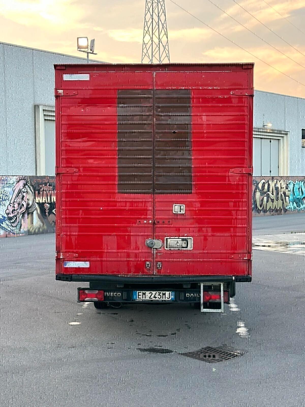 IVECO DAILY con 245.000km SUPER PREZZO!