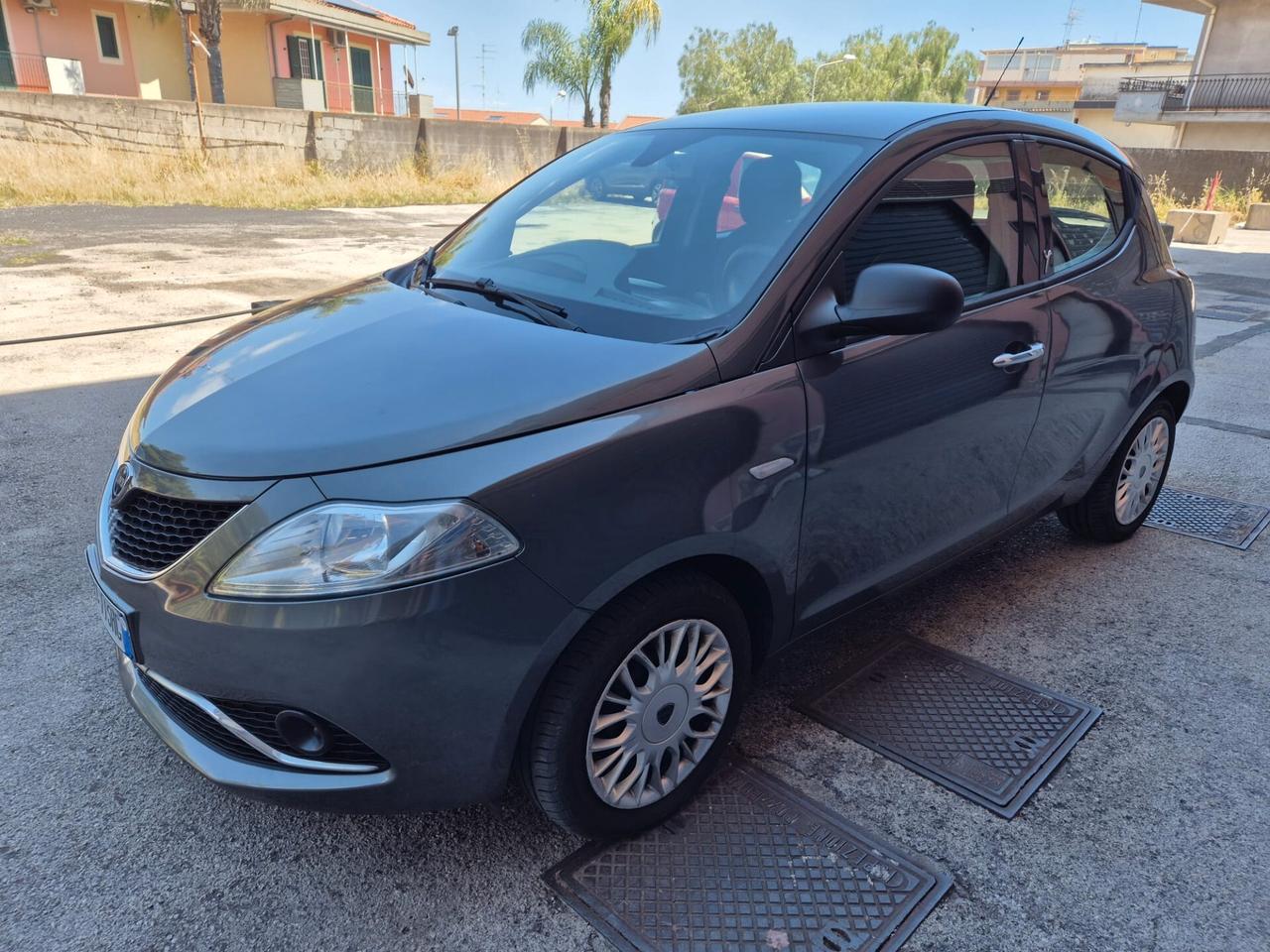 Lancia Ypsilon 1.3 MJT 95 CV 5 porte 2016