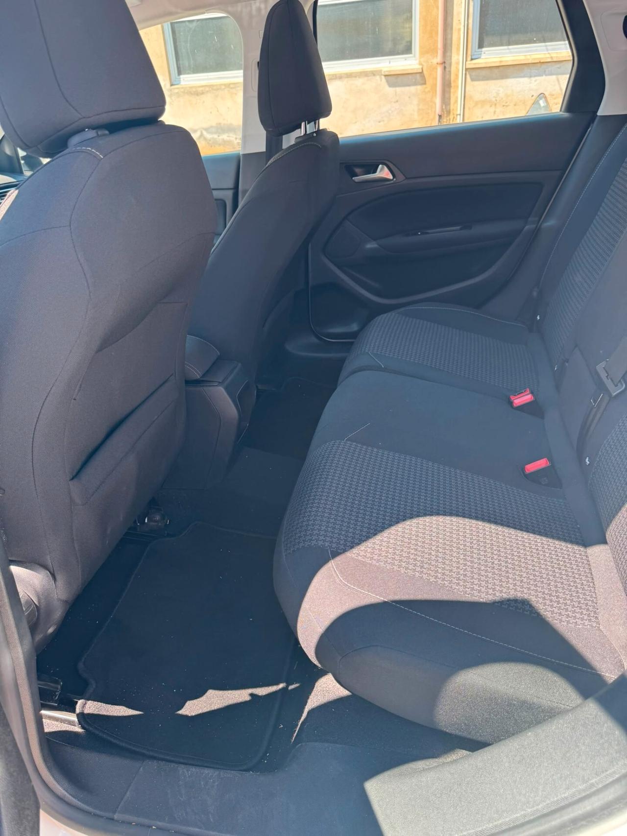Peugeot 308 BlueHDi 100 S&S SW Business