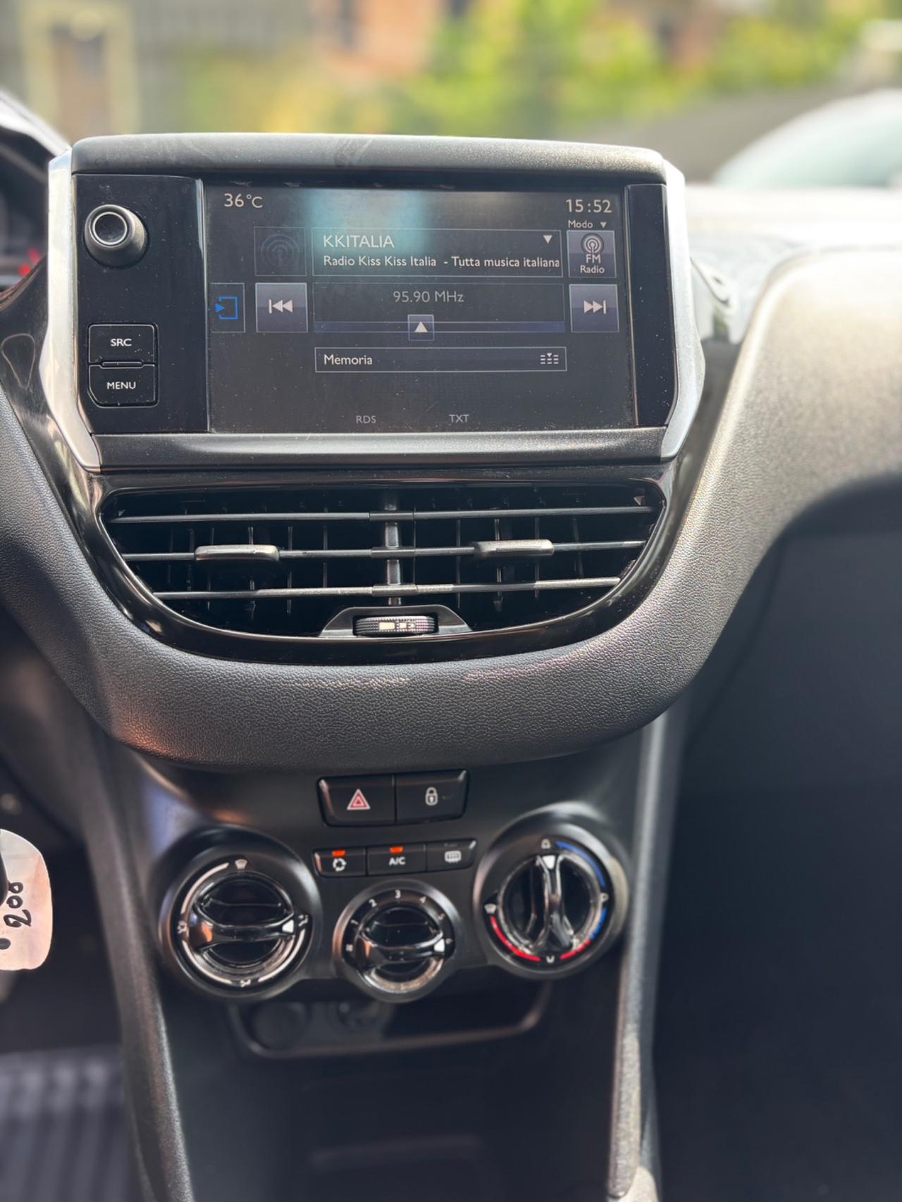 Peugeot 208 PureTech 82 5 porte Allure