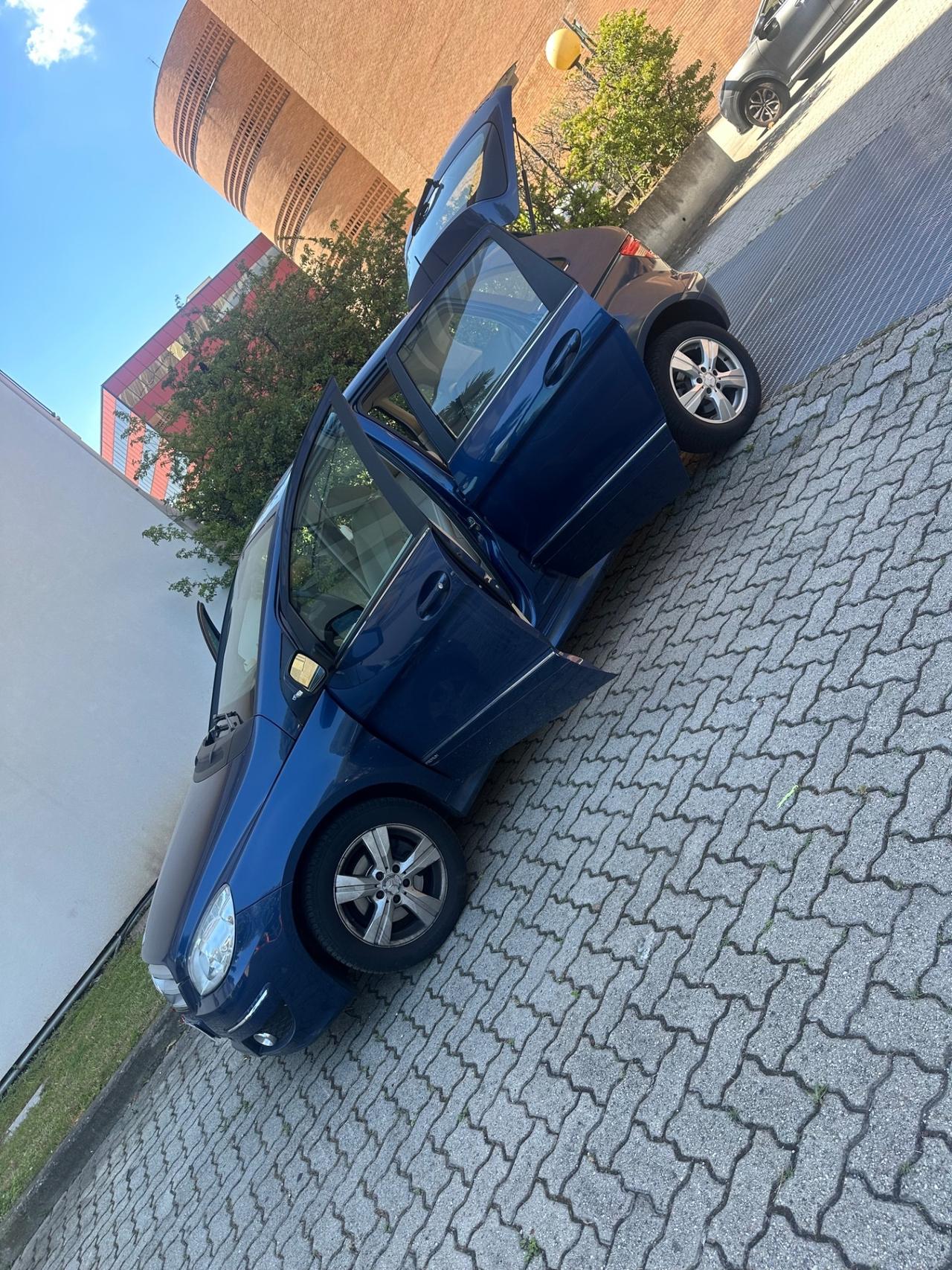 Mercedes-benz B 180 NGT BlueEFFICIENCY Premium