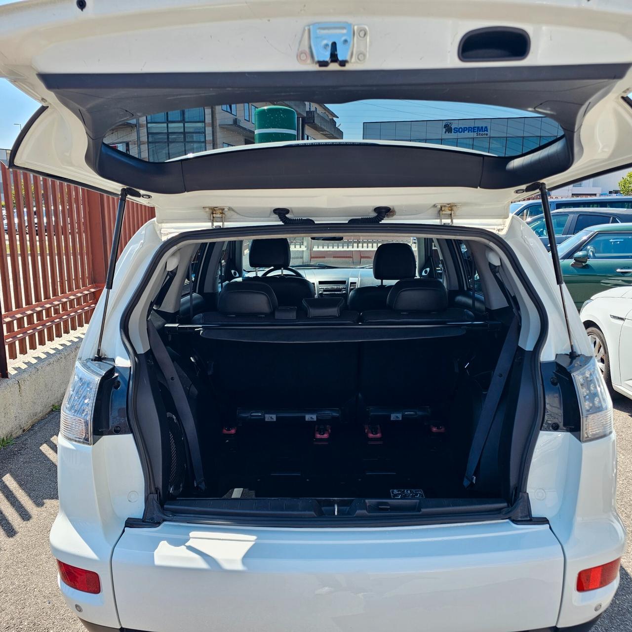 Mitsubishi Outlander 2.2 DI-D TC-SST Instyle DPF 7p