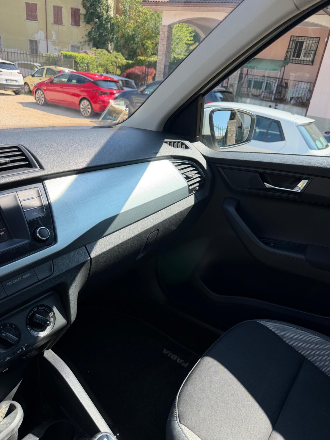 Skoda FABIA MPI 75CV 5P. STYLE KMCERT GARANZ