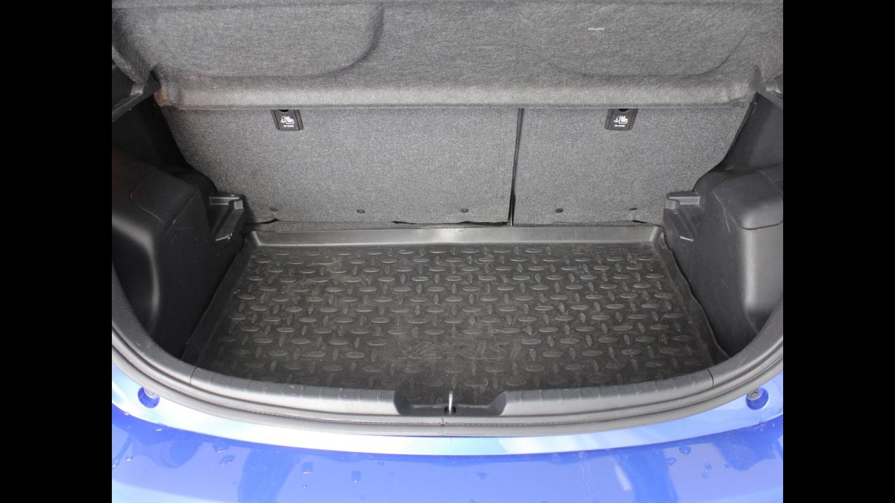 TOYOTA Yaris III 2017 - Yaris 5p 1.5h Active my18