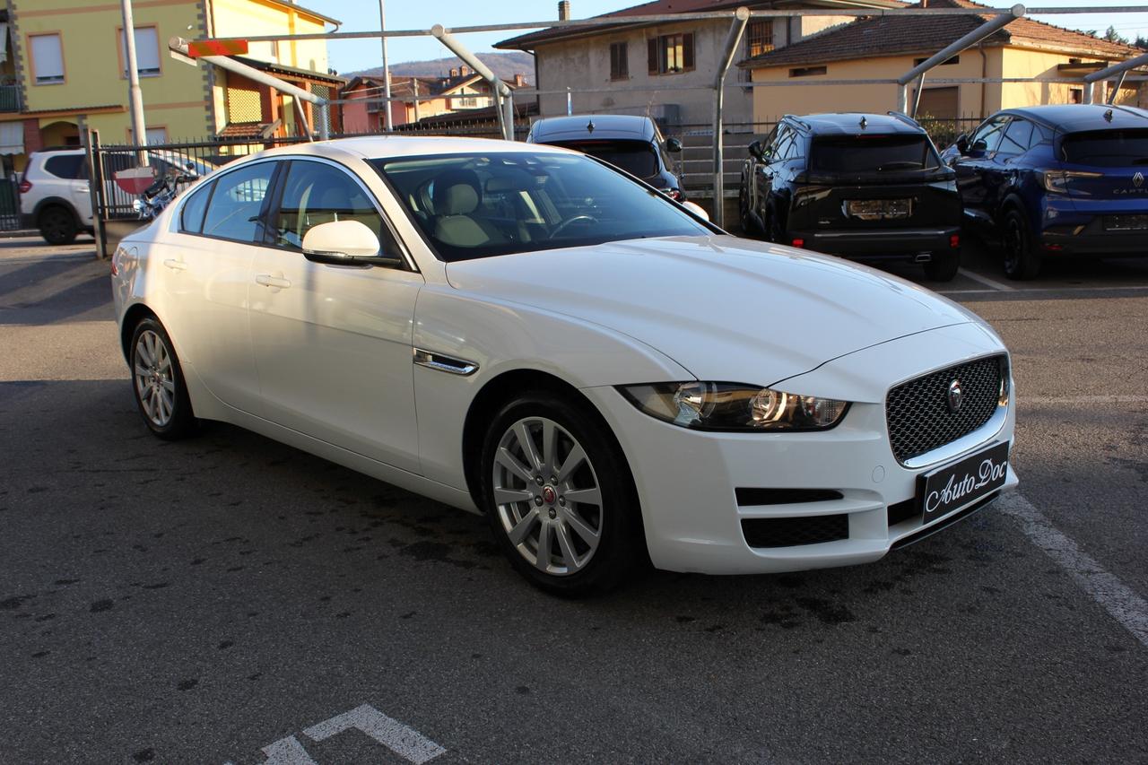 Jaguar XE 2.0 D Turbo aut. Pure Business Edition