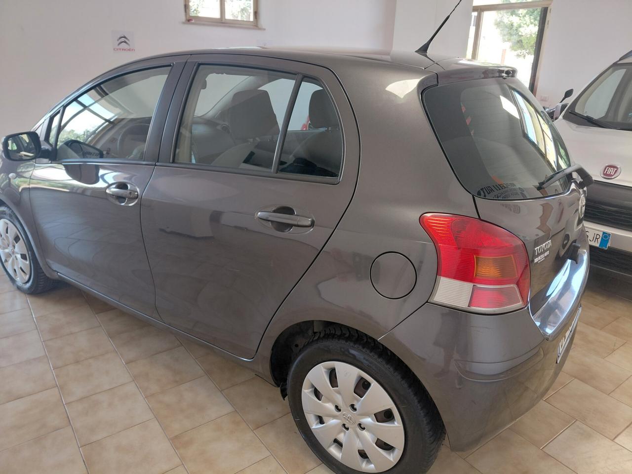 TOYOTA YARIS ANNO 2009 DS 1.4 ADATTA NEOPATENTATI KM 180 MILA